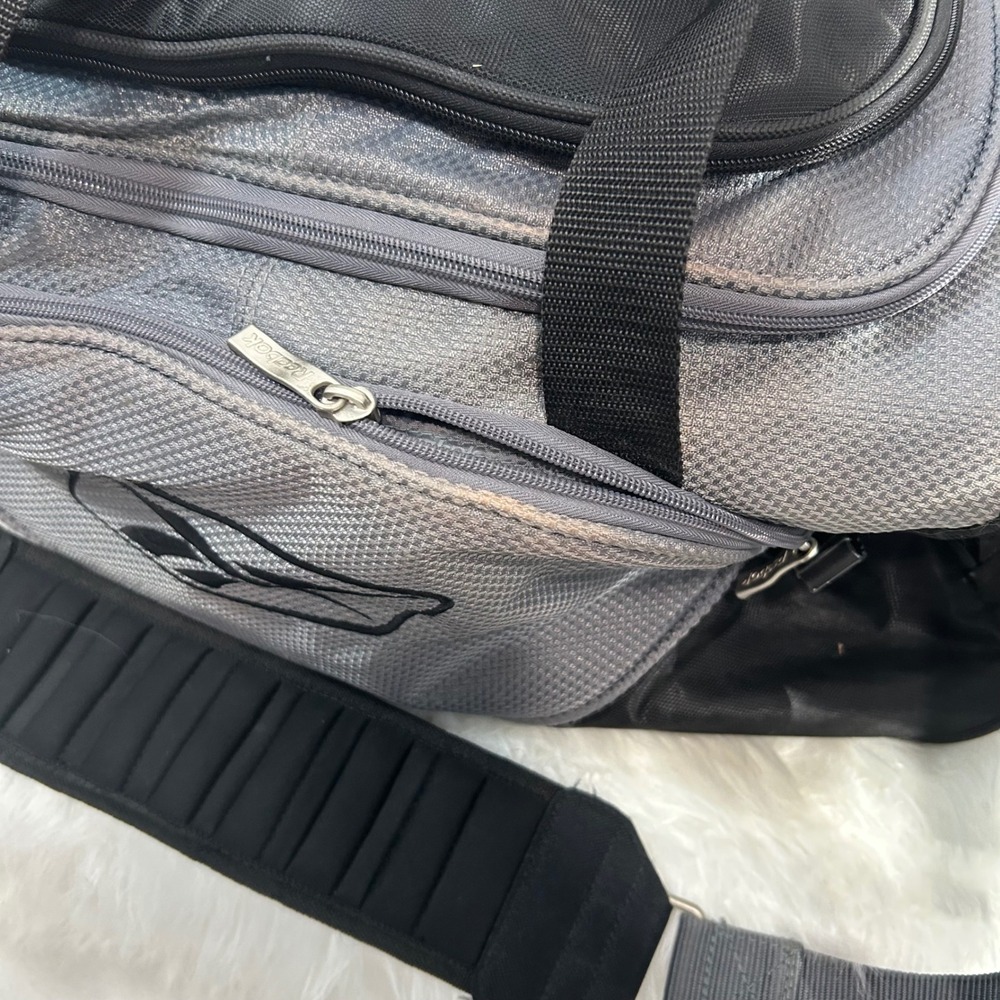Reebok Duffle Bag Black and Gray Gym Travel Carry On with Shoulder Strap - Picture 3 of 8